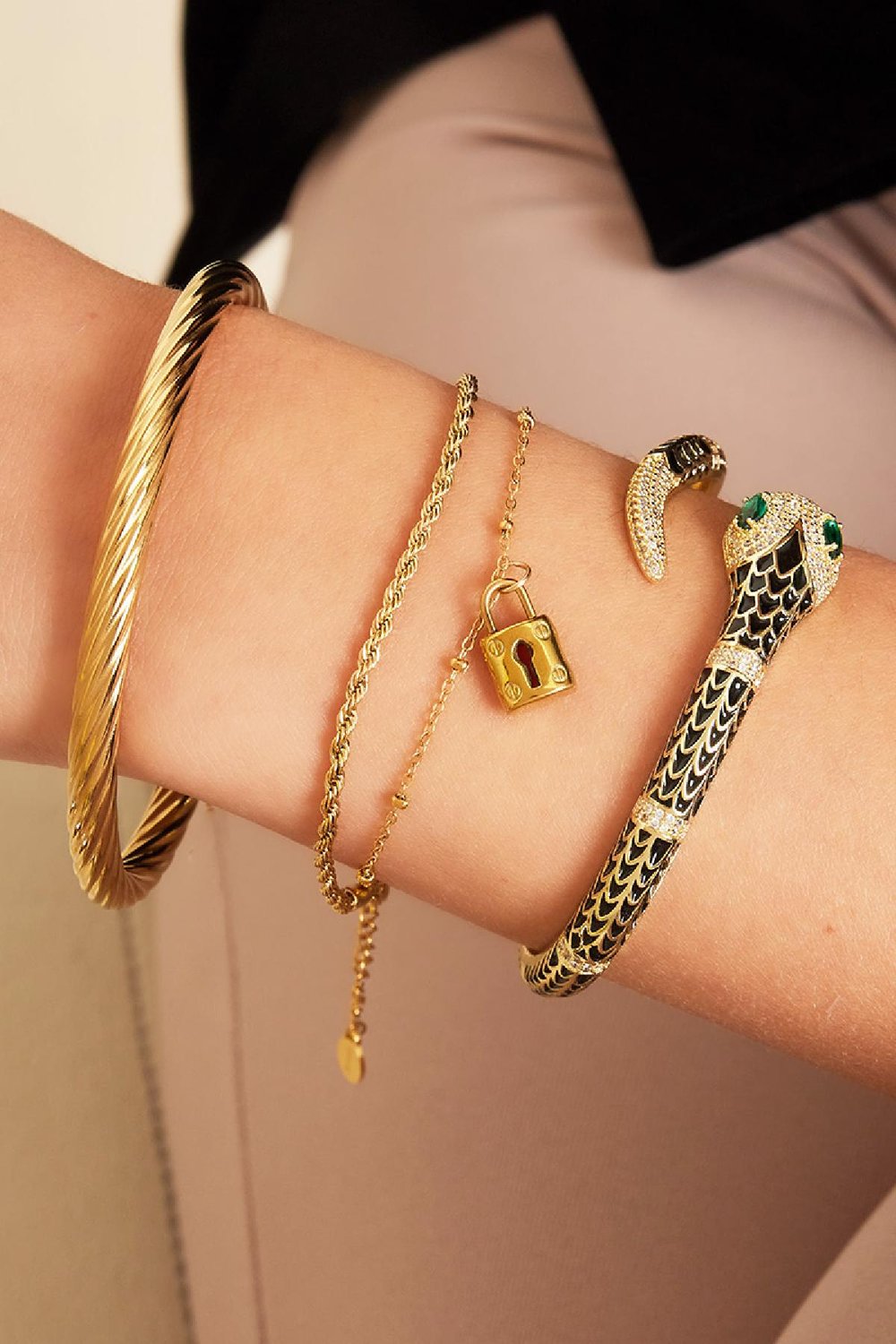 Layered bracelet with lock Gold Color Stainless Steel h5Picture2